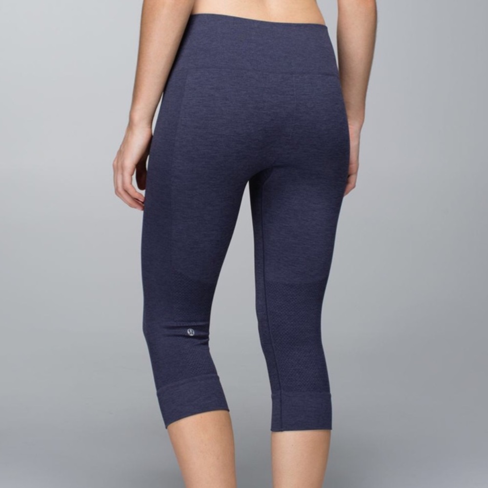 Lululemon Seamlessly Street Crop Cadet Blue Size 4